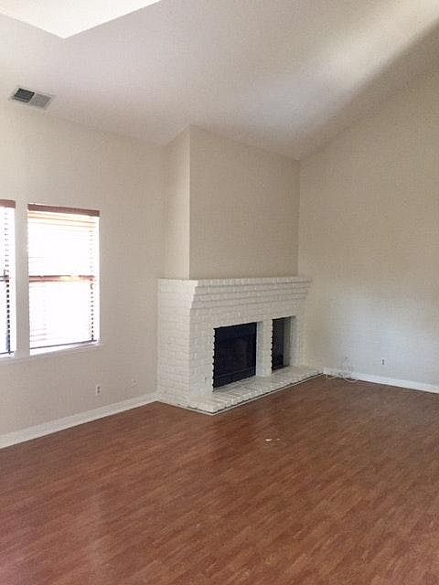 2nd image of 520 E De La Guerra St APT B