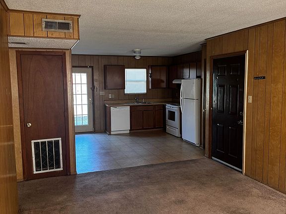 3rd image of 109 Ravenwood Dr APT A