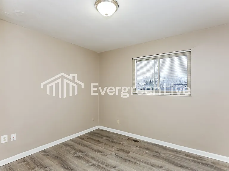 11715 Hamlet Rd — Photo 14