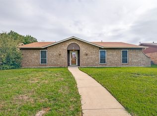 527 Dinalynn Dr, Mesquite, TX 75149