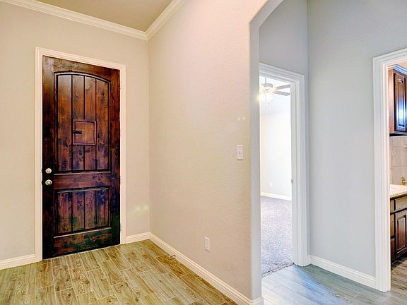 5th image of 708 Westgate Dr