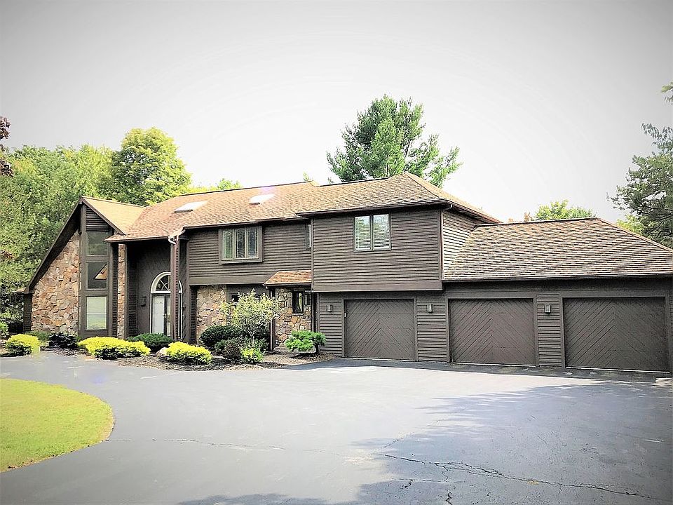 1st image of 27 Hillsboro Dr