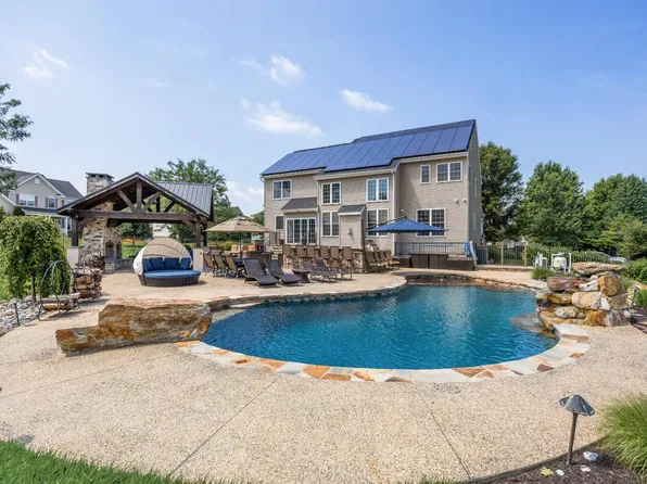 111 Wheatley Blvd, Mullica Hill, NJ 08062