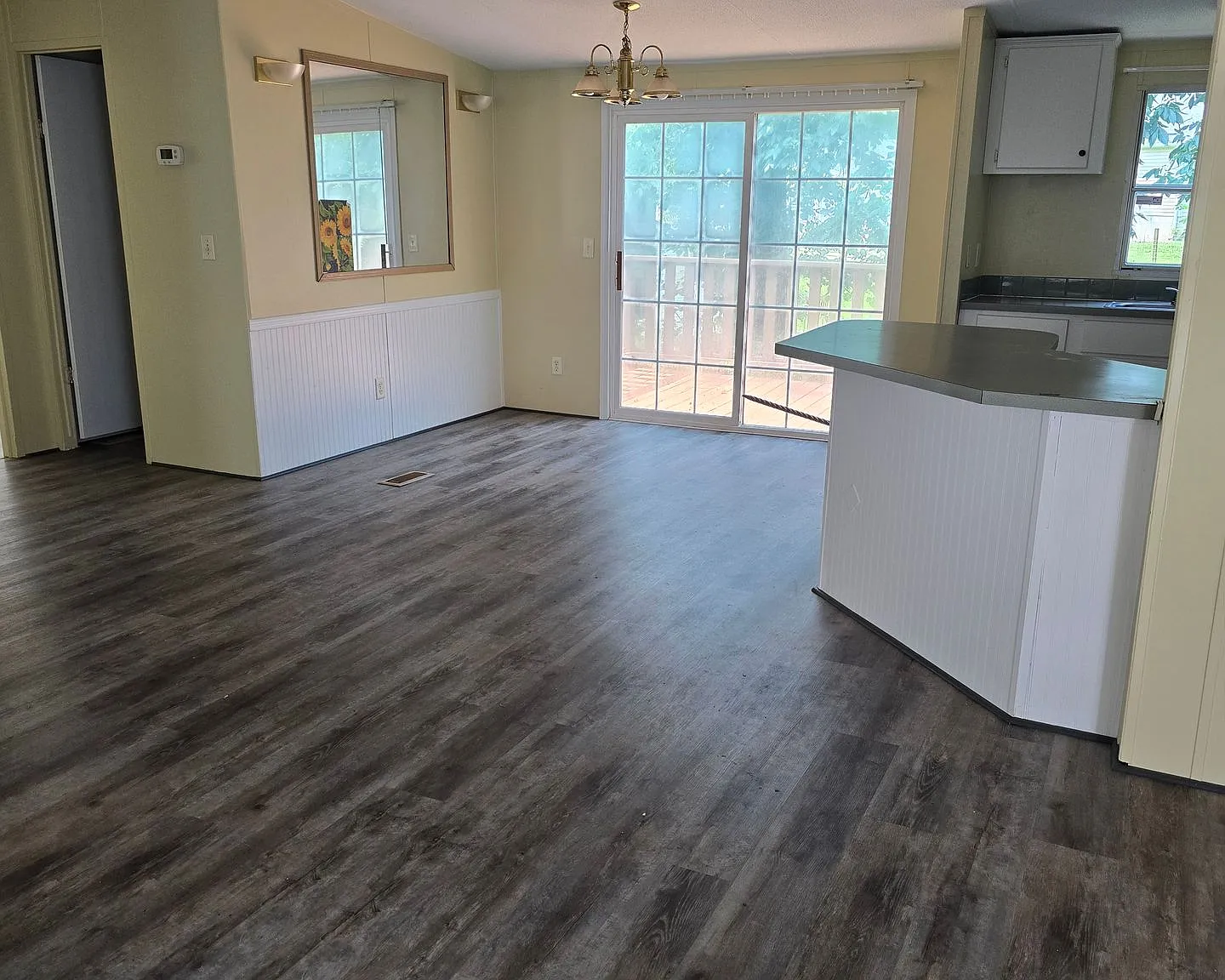 3 bed, 1392 sqft, $1,425 — Photo 2