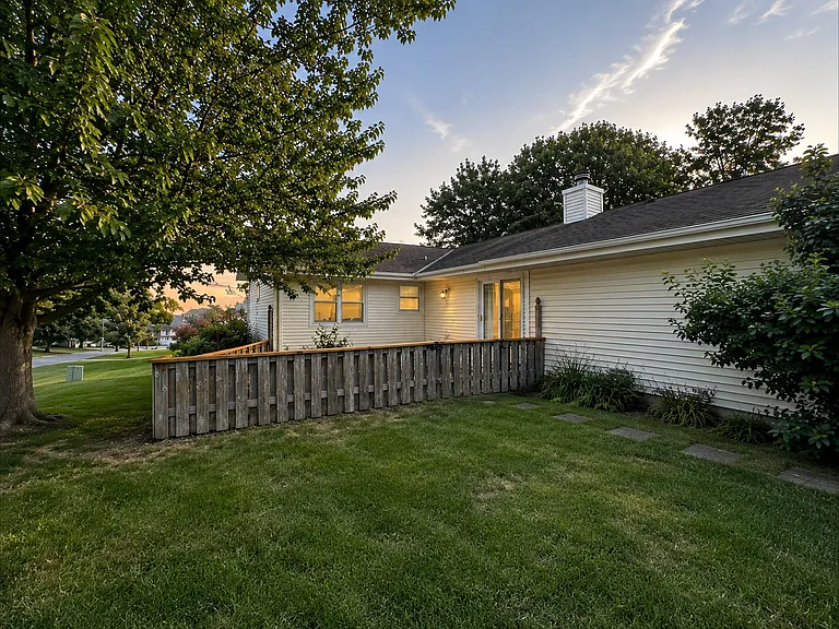 16116 Arbor Ct — Photo 21