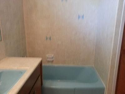 2nd image of 305 W Kaweah Ave