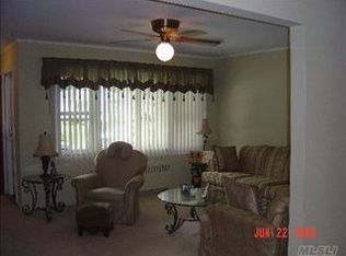 199 Frederick Ave, Babylon, NY 11702