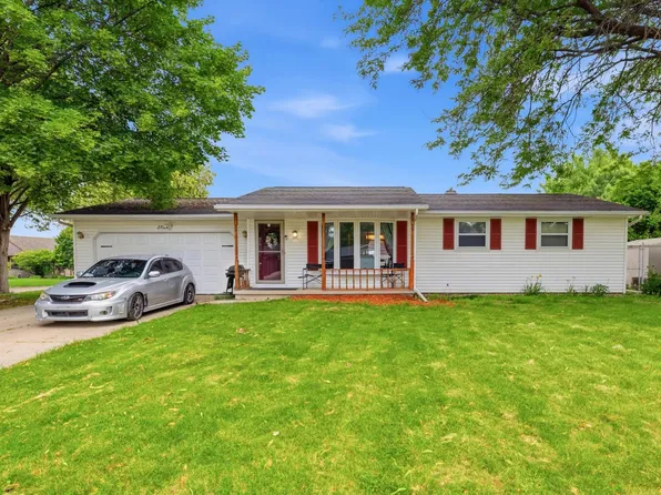 2525 Heather Rd, Green Bay, WI 54311