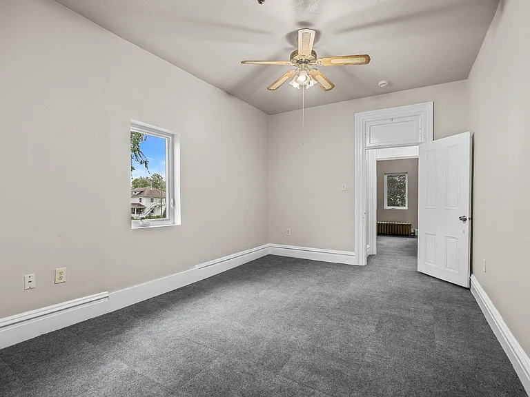617 E Montgomery St — Photo 4