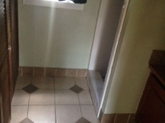 5th image of 1429 Colonial Dr