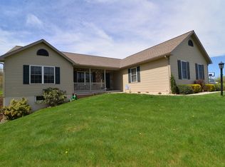 126 Grist Mill Rd, Schuylkill Haven, PA 17972