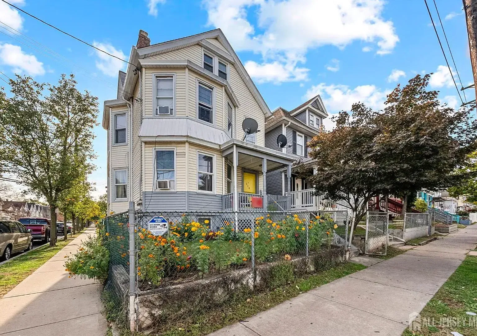 114 Joyce Kilmer Ave — Photo 2