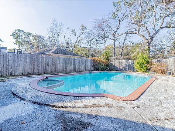 5th image of 4906 Droddy St