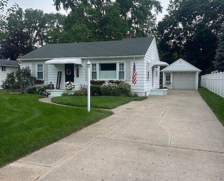 1st image of 6370 Harriet Dr