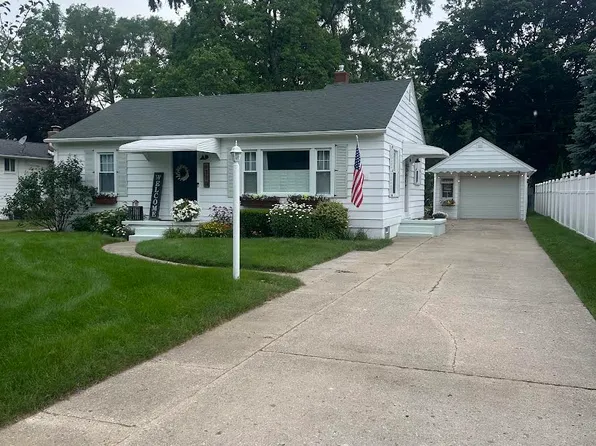 6370 Harriet Dr, Waterford, MI 48327
