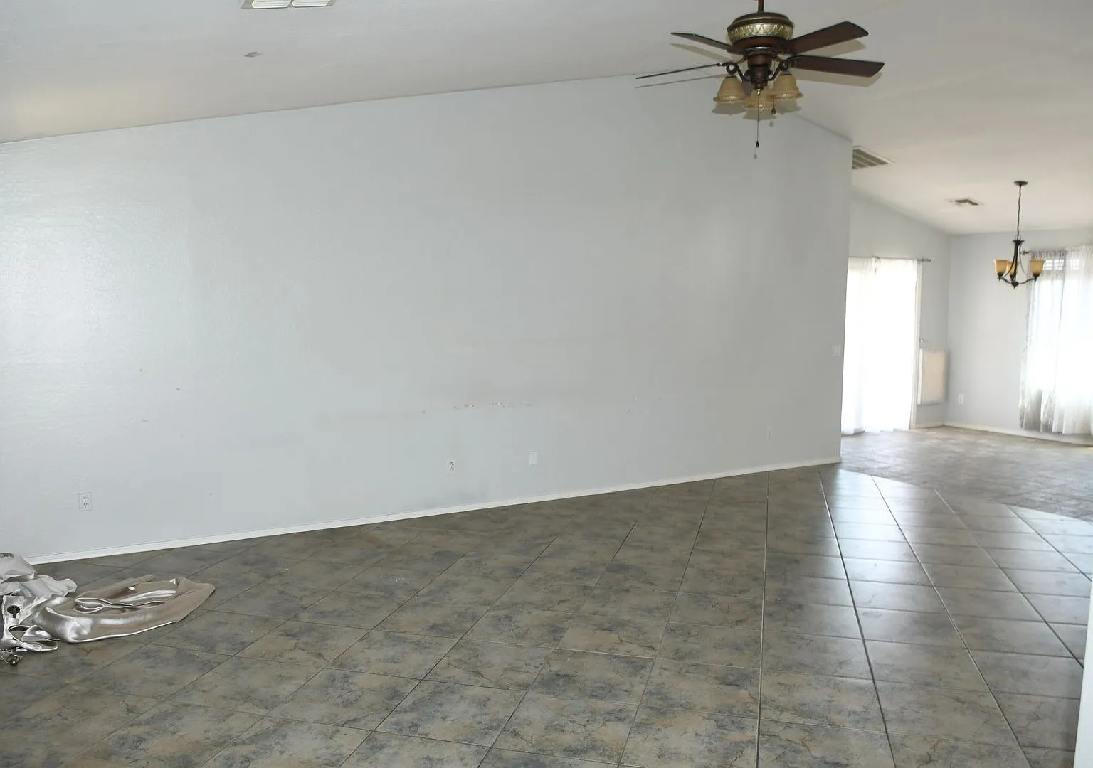 Ideal 4BD/2BA Home w/ *Solar* near Greenway & Loop 303 in Surprise! — Photo 2