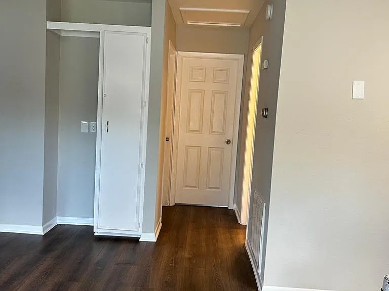 1412 Avenue C — Photo 15