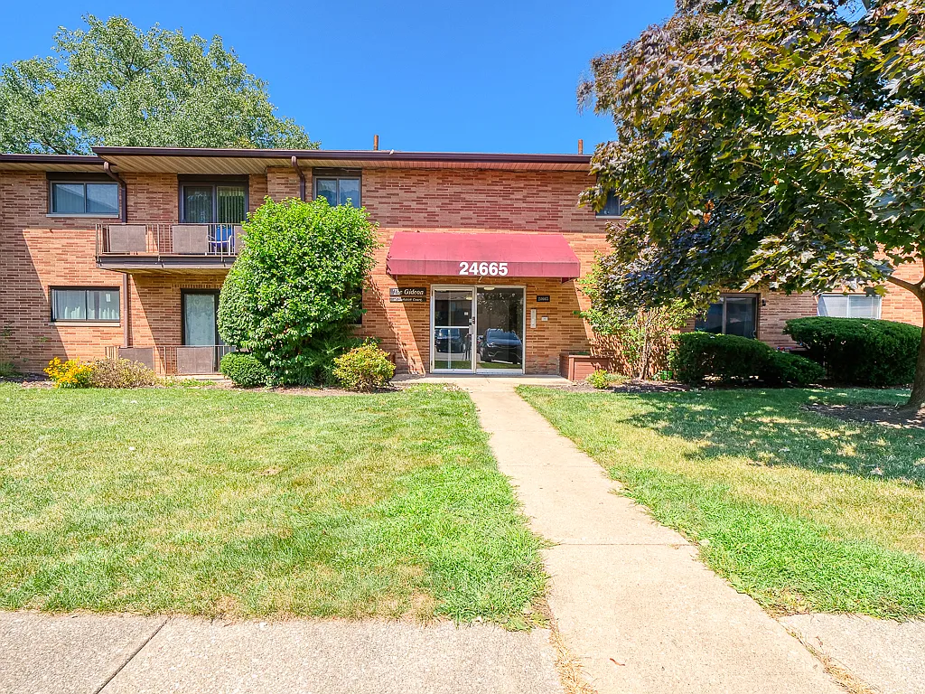 2 bed, 873 sqft, $1,200 — Photo 2