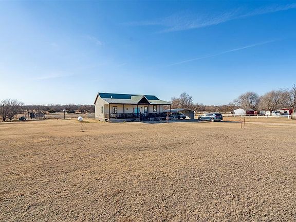 3rd image of 425 S Cimarron Rd