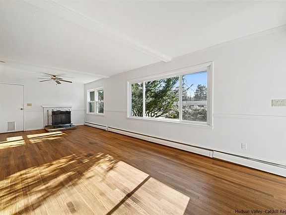 3rd image of 22 North Dr
