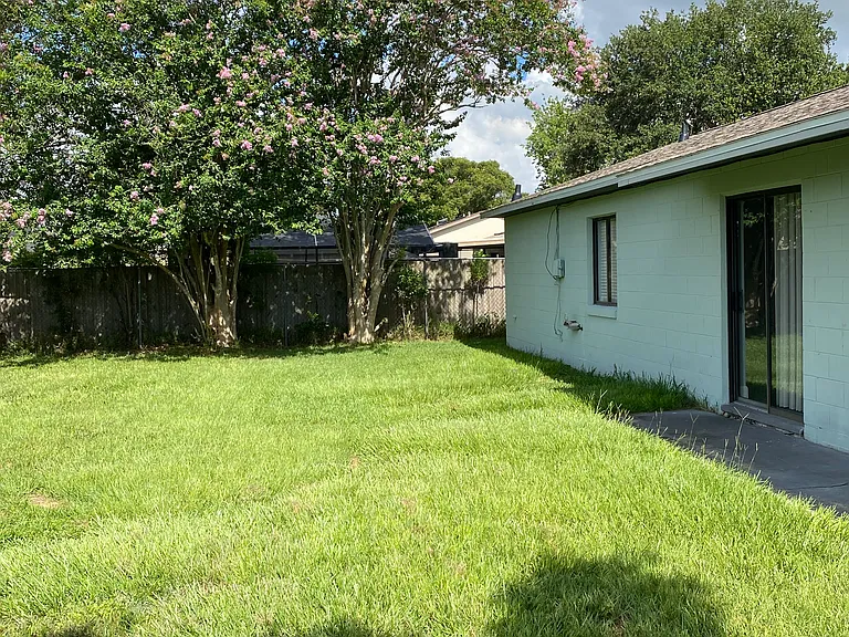 1414 Dexter Dr N — Photo 9