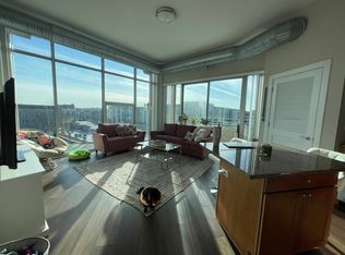 2000 N Milwaukee Ave #402, Chicago, IL 60647
