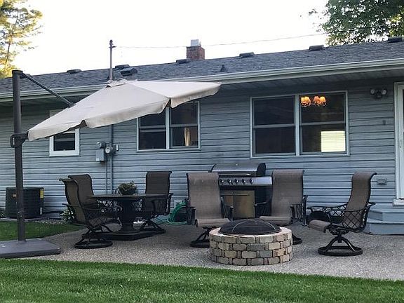 5th image of 35665 Bataan St NE