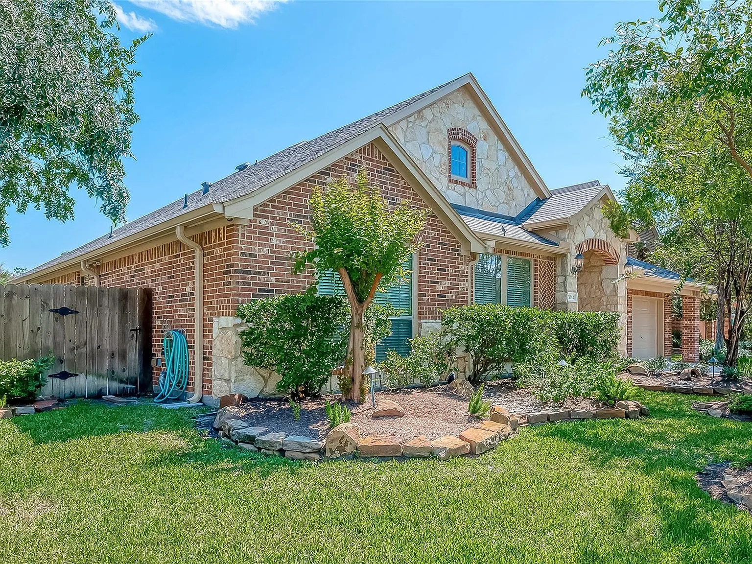 4 bed, 3.0 bath, 3407 sqft, $2,900 — Photo 4