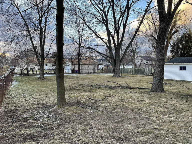 1811 Eastport Dr — Photo 36