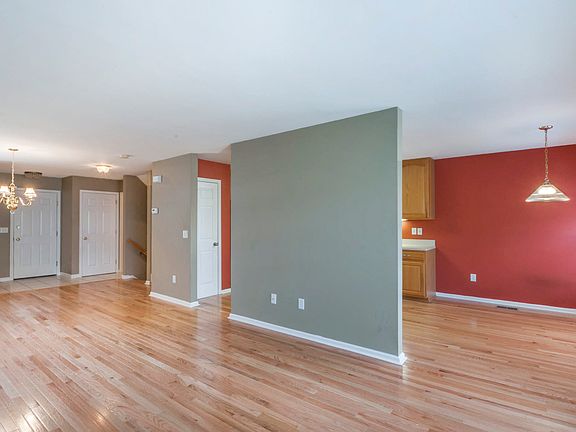 5th image of 2202 Eaton Ct #2202