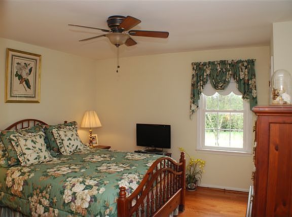 5th image of 3606 Westchester Ct
