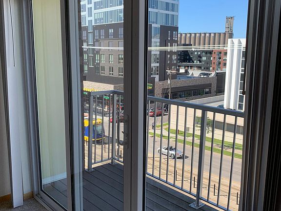 5th image of 3020 University Ave SE APT 304