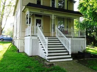 702 S 4th Ave, Saint Charles, IL 60174