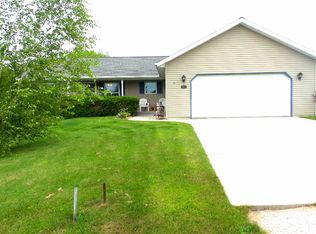 205 Mulberry Dr, Waldo, WI 53093