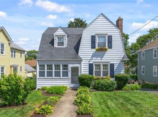 534 S Quaker Ln, West Hartford, CT 06110