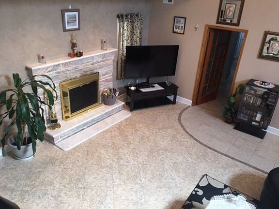 5th image of 107 Bedell Ave