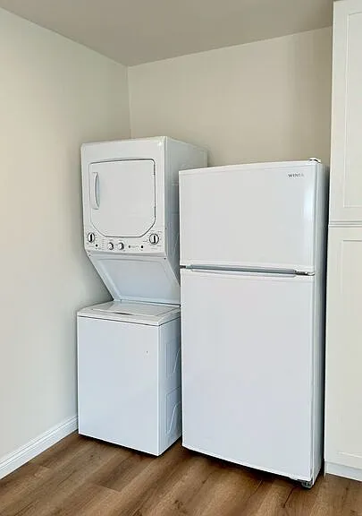 1323-1323 N Kenwood St #101 — Photo 4
