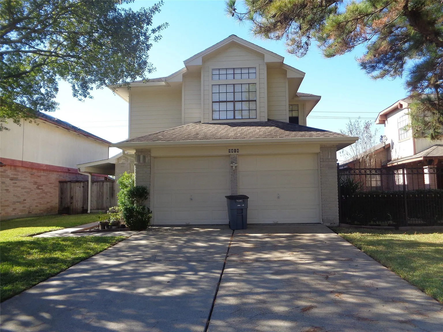 3 bed, 2.5 bath, 1947 sqft, $1,995 — Photo 2