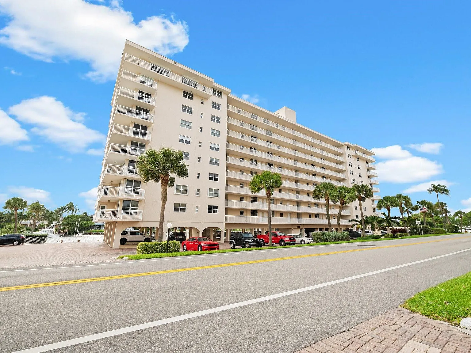 2 bed, 2.0 bath, 1000 sqft, $2,800 — Photo 1