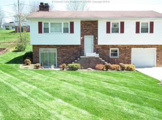 928 Reunion Rd, Elkview, WV 25071