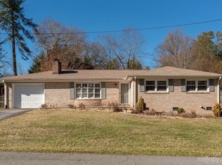 1611 Sherman Dr, Hendersonville, NC 28739