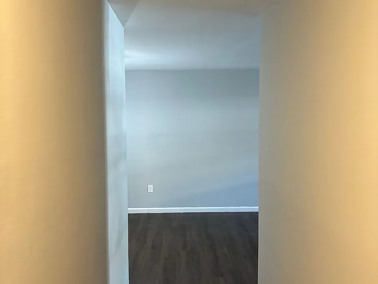 Riley Realty Apartments — Photo 12