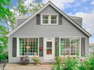 1226 Darrow Ave, Evanston, IL 60202
