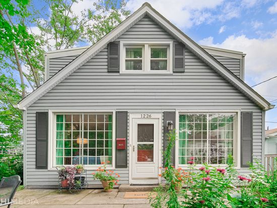 1226 Darrow Ave, Evanston, IL 60202