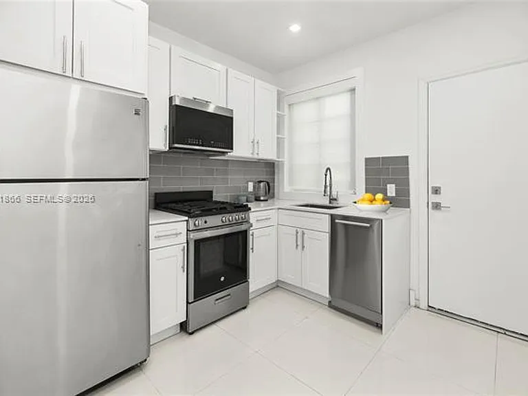 733 Michigan Ave #CU-6 — Photo 1