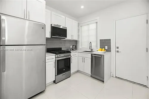 733 Michigan Ave Photo 1