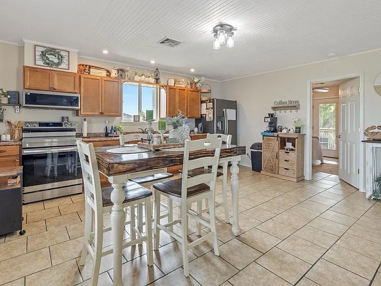 175 Sea Ward Ave — Photo 3