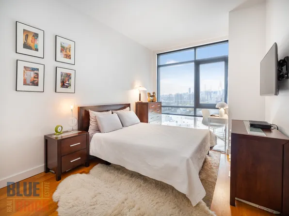 11-24 31st Avenue image 9 of 19