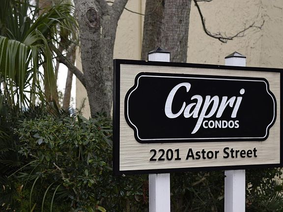 5th image of 2201 Astor St APT 5