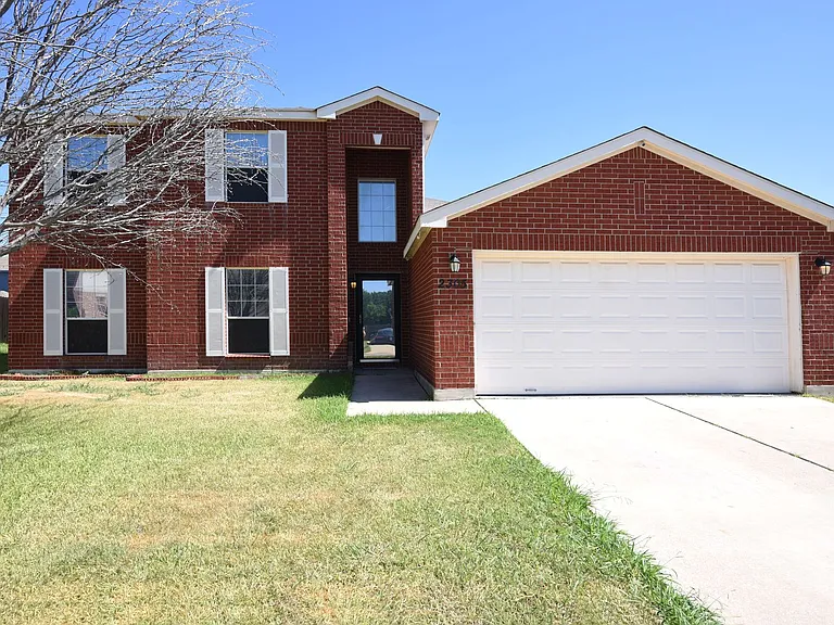 2305 Riley Dr — Photo 4